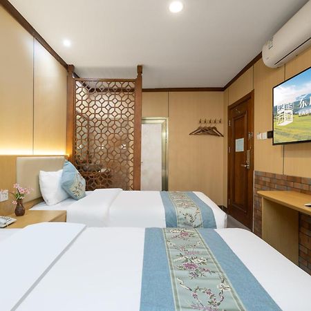 The East Hotel-Very Close To The Drum Tower,The Lama Temple,Houhai Bar Street,And The Forbidden City,There Are Many Old Beijing Traditional Hutongs Around The Hotel ,Experience The Culture Of Old Beijing Hutongs,Near Exit A Of Shichahai On Metro Line Εξωτερικό φωτογραφία