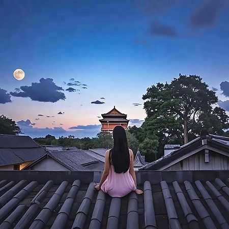 The East Hotel-Very Close To The Drum Tower,The Lama Temple,Houhai Bar Street,And The Forbidden City,There Are Many Old Beijing Traditional Hutongs Around The Hotel ,Experience The Culture Of Old Beijing Hutongs,Near Exit A Of Shichahai On Metro Line Εξωτερικό φωτογραφία