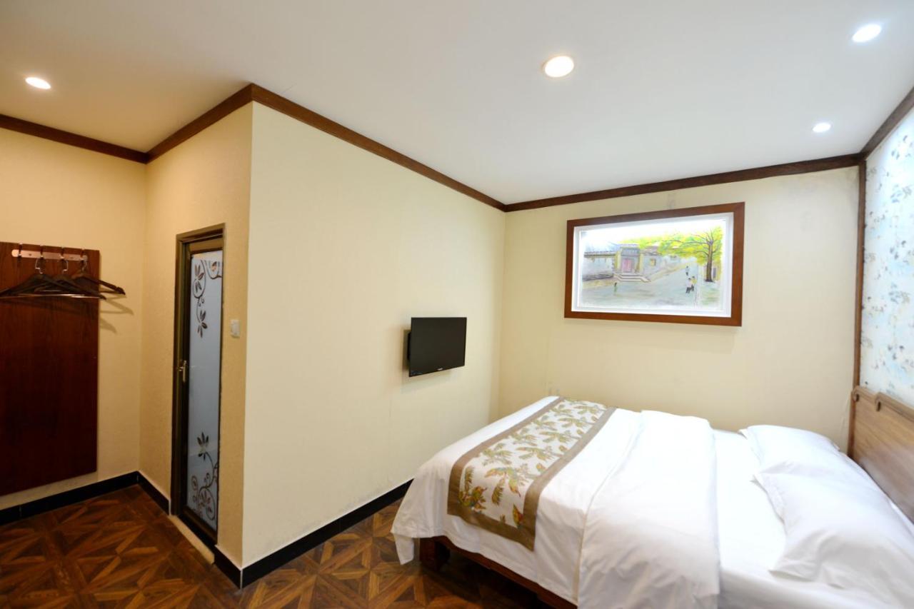 The East Hotel-Very Close To The Drum Tower,The Lama Temple,Houhai Bar Street,And The Forbidden City,There Are Many Old Beijing Traditional Hutongs Around The Hotel ,Experience The Culture Of Old Beijing Hutongs,Near Exit A Of Shichahai On Metro Line Εξωτερικό φωτογραφία