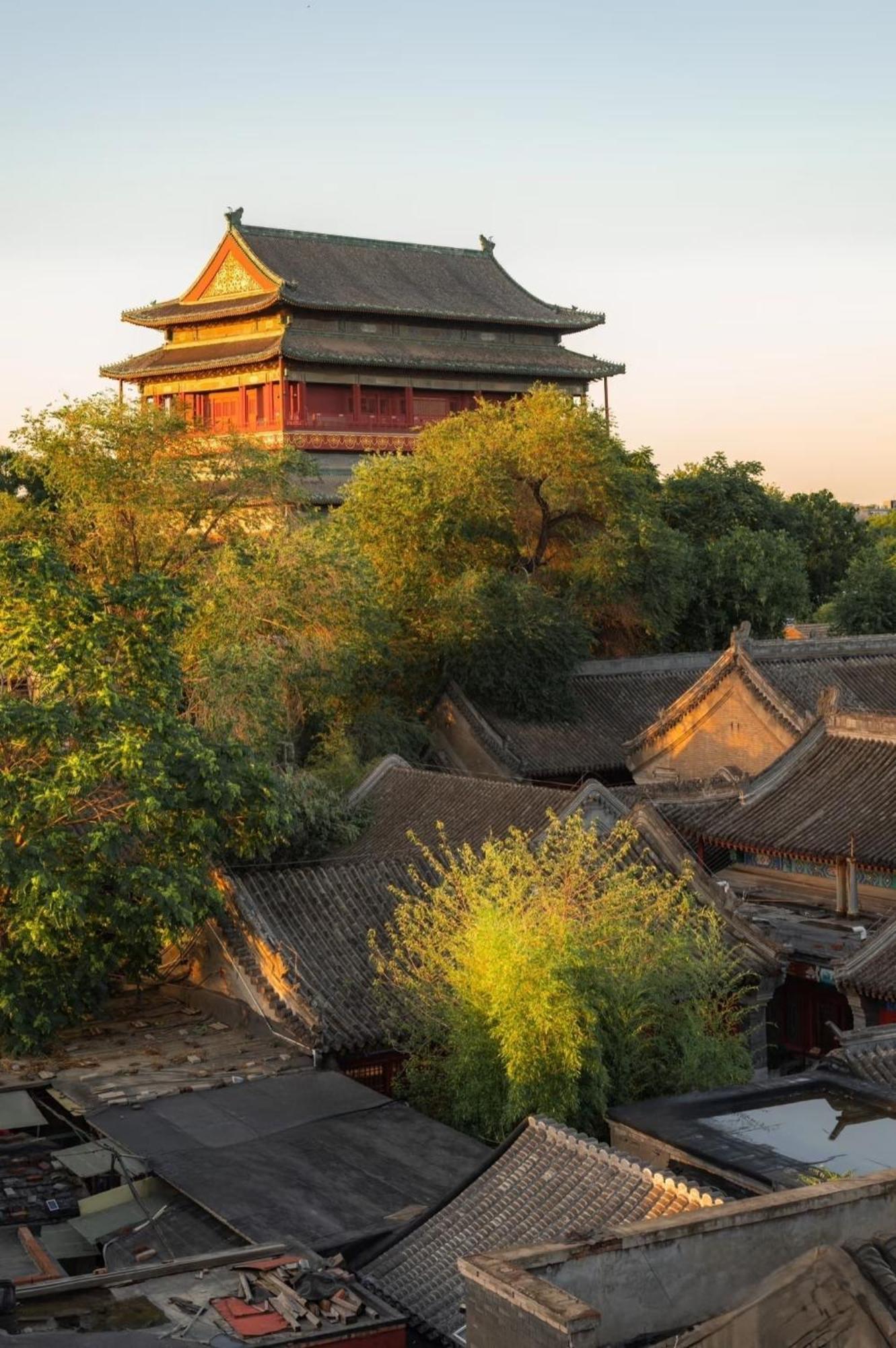 The East Hotel-Very Close To The Drum Tower,The Lama Temple,Houhai Bar Street,And The Forbidden City,There Are Many Old Beijing Traditional Hutongs Around The Hotel ,Experience The Culture Of Old Beijing Hutongs,Near Exit A Of Shichahai On Metro Line Εξωτερικό φωτογραφία